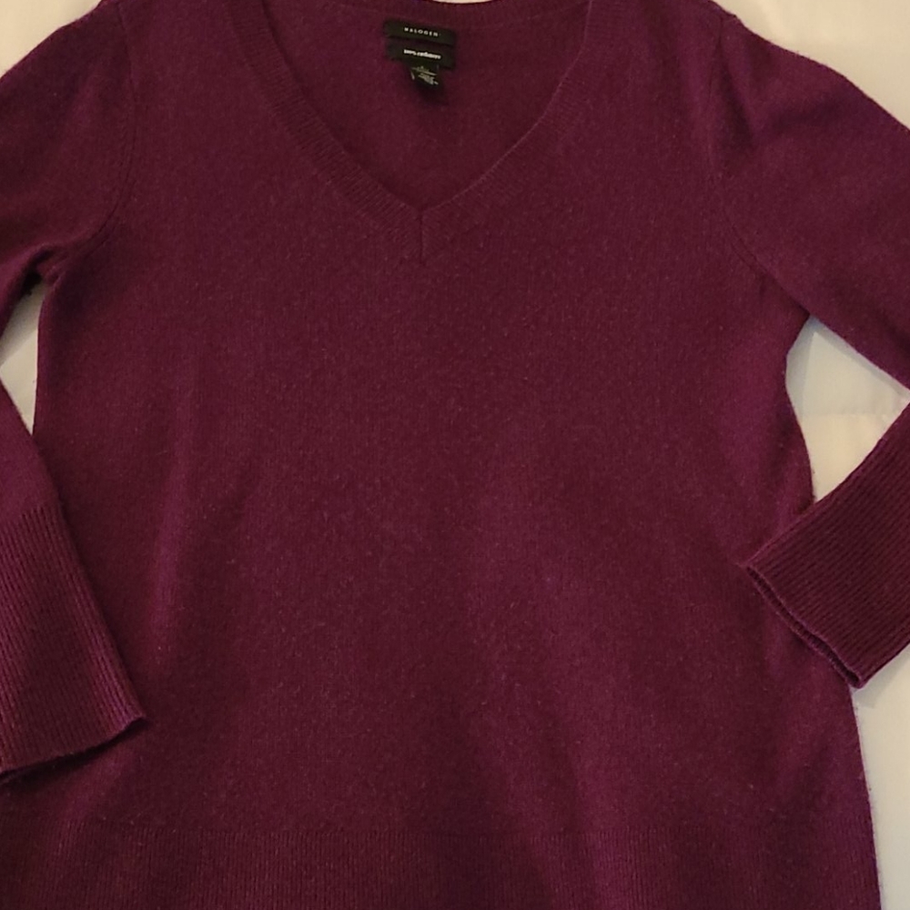 Halogen V-Neck 100% Cashmere Sweater